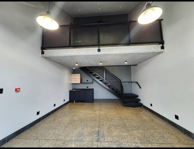 48M² OFFICE TO LET IN ROOIHUISKRAAL NORTH